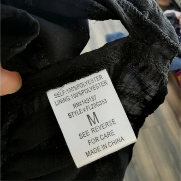 Uforia Muse Black Lace Trim V-Neck Blouse Women's Size Medium M - Picture 6 of 15